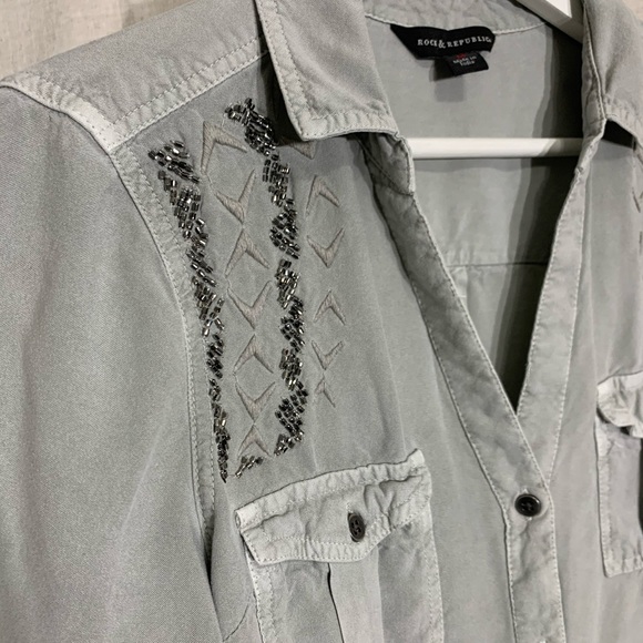 Rock & Republic Metallic Mayhem Button Up Blouse - Picture 3 of 6